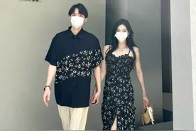 当我穿精神套装和女友约会图片