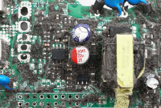 非大型切割机搞不定这大块头！九号1080W ebike新国标充电器拆解
