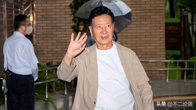 台名嘴：美100%关税拘束不了中国大陆