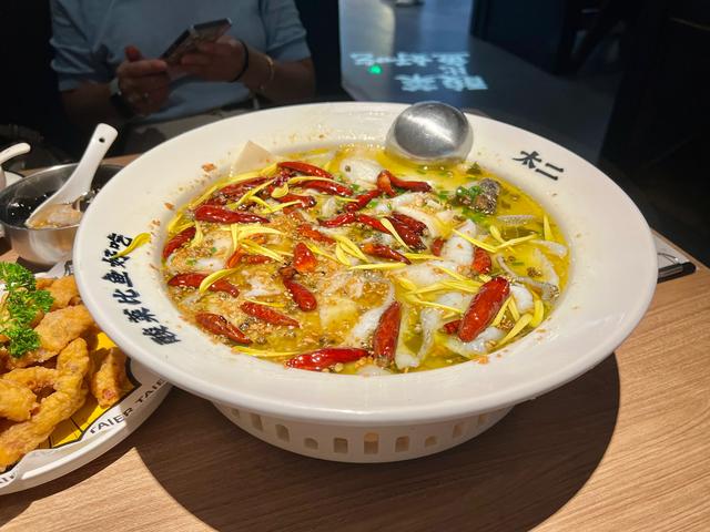 香港香园围口岸过莲塘，深圳的一天