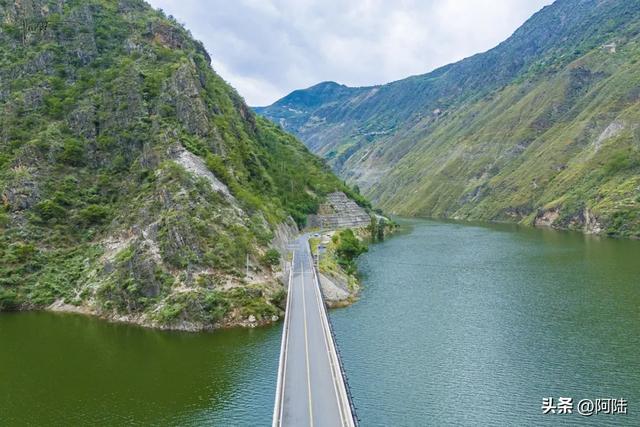 路遇拥堵,发现这座以礼河大桥意义非凡,让巧家县的天堑变成通途