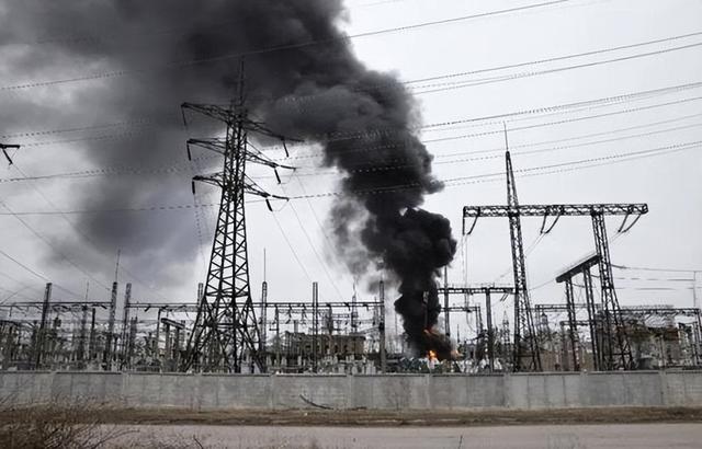 乌克兰全黑了！核打击前最后警告，俄军发射13枚“全球禁止”导弹