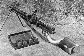 解放战争，为何我军宁愿用日械，也不愿用火力更强的美械装备？图片