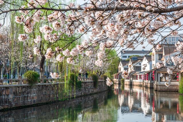 江苏“富到漏油”的县级市，人口不到200万，面积比1个香港还要大