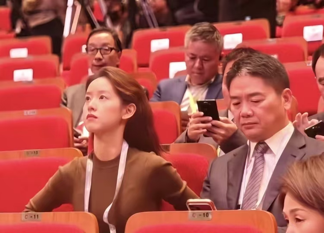 婚变风波48小时后，刘强东不再沉默，坦言“在老婆面前没了自信”