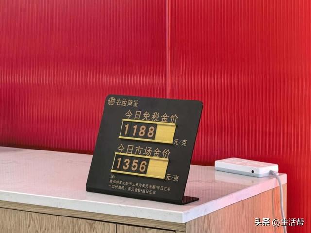 30℃抢购羽绒服、外籍游客扎堆享受阳光、沙滩、海浪⋯⋯海南免税消费到底有多疯狂？