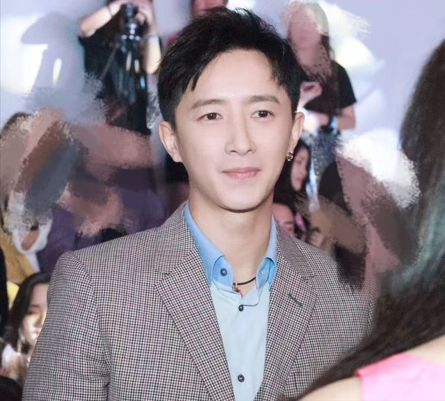 捞金？41岁舞都跳不动还开演唱会	，本想回馈粉丝，全网却恶评如潮