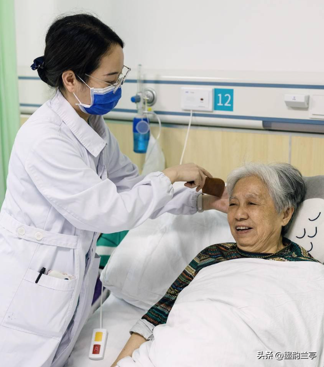 中国将迎来前所未有的死亡高峰	，专家给出答案：是这些因素导致的