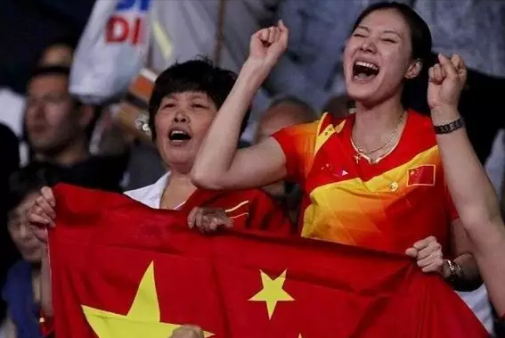 林丹出轨9年后，再看谢杏芳现状，才知道她的原谅才是最狠的报复