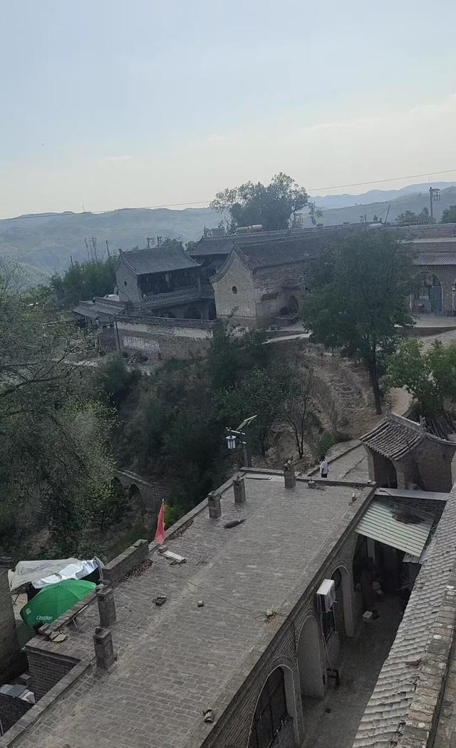 李家山 潜藏在黄土高原深处的布达拉宫