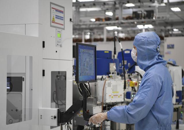 美专家：中国人不可怕，可怕的是他们买了光刻机，却不用来造芯片