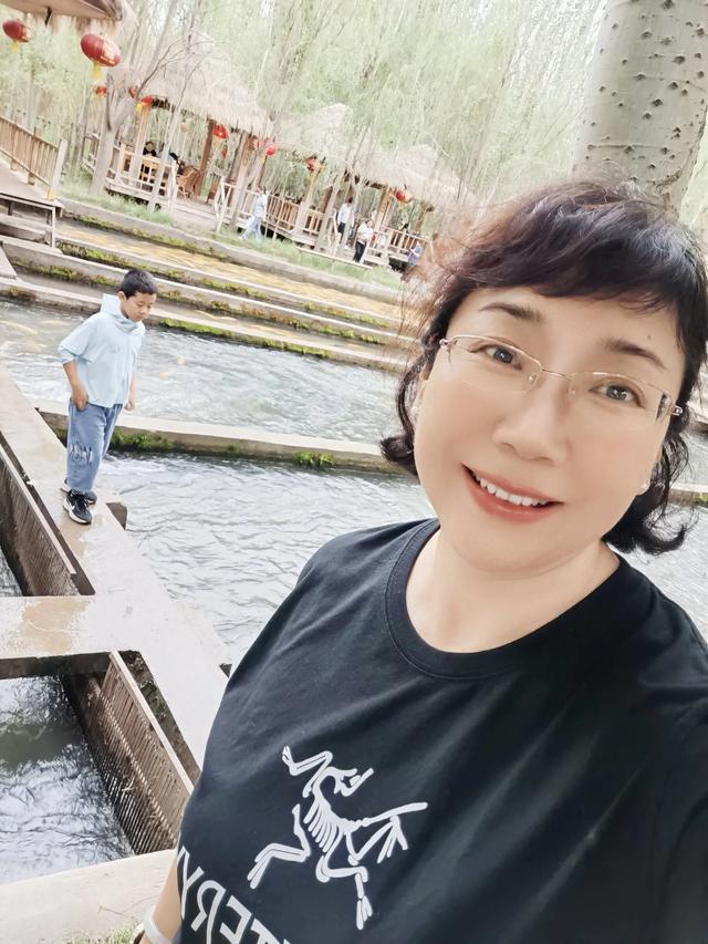 渔夫山寨的虹鳟金鳟鱼