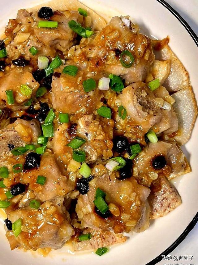 广东蒸排骨最正宗做法，鲜嫩入味，一口脱骨超下饭