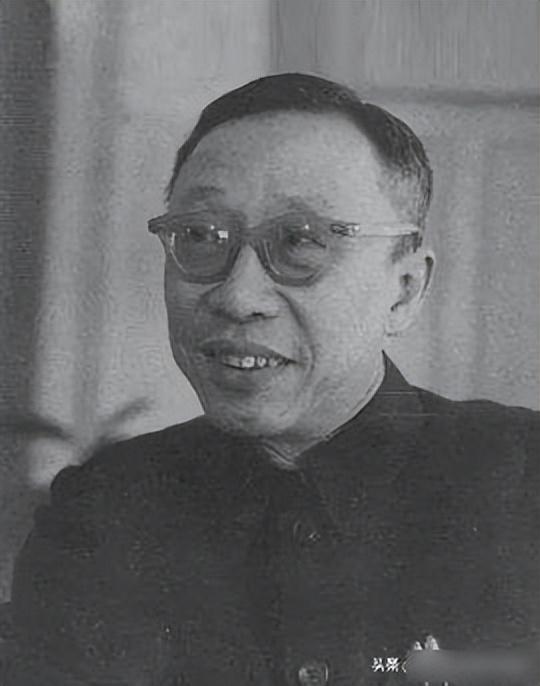 原来溥仪回到故宫时买了票，发现了自己藏在椅子下面的宝贝