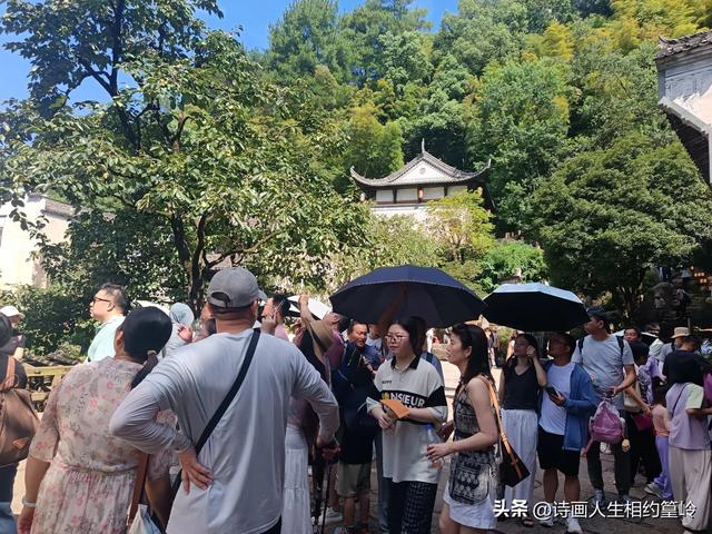 假如自己文化不高，游览历史名胜时该如何选择呢？