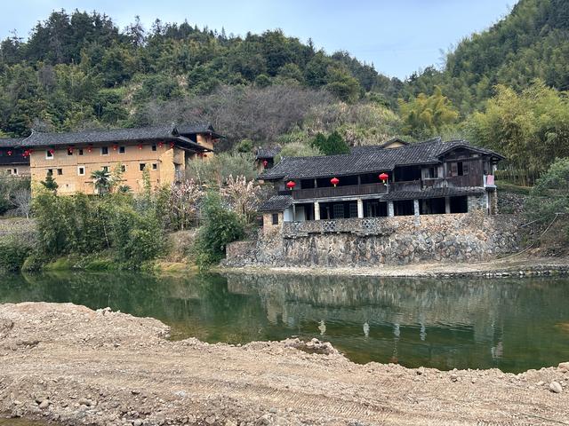 福建南靖土楼——田中赋、河坑土楼群