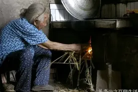 老人只要有这三种现象，说明老人不久要离开人世，子女一定要注意图片