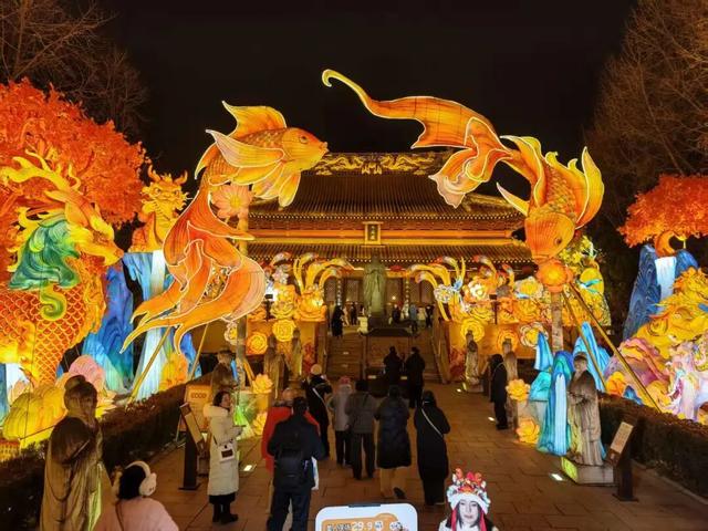 亮灯！马到！这是昨晚的南京