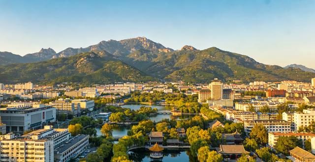 泉城的浪漫:大雪时节与阳春在时光里相拥