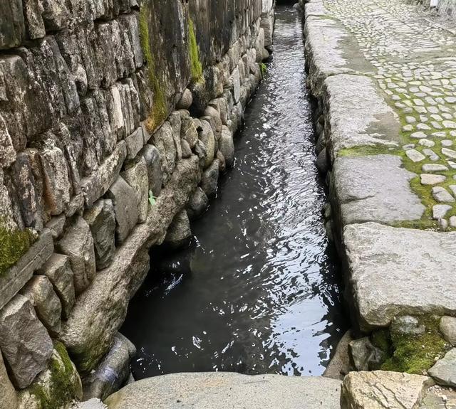 王羲之故居怎么在嵊州？这座小城用古镇、越剧和碳水给出了答案