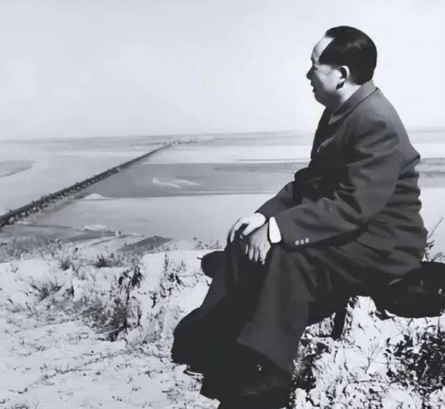 如果毛岸英不牺牲，毛主席会不会让他接班？历史早就给出了答案