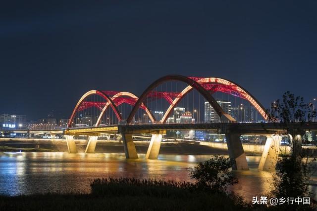 一江两岸串七城，280里绘长卷：打造嘉陵江南充段世界最美江岸线