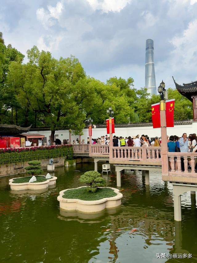 中秋逛豫园，月满人团圆