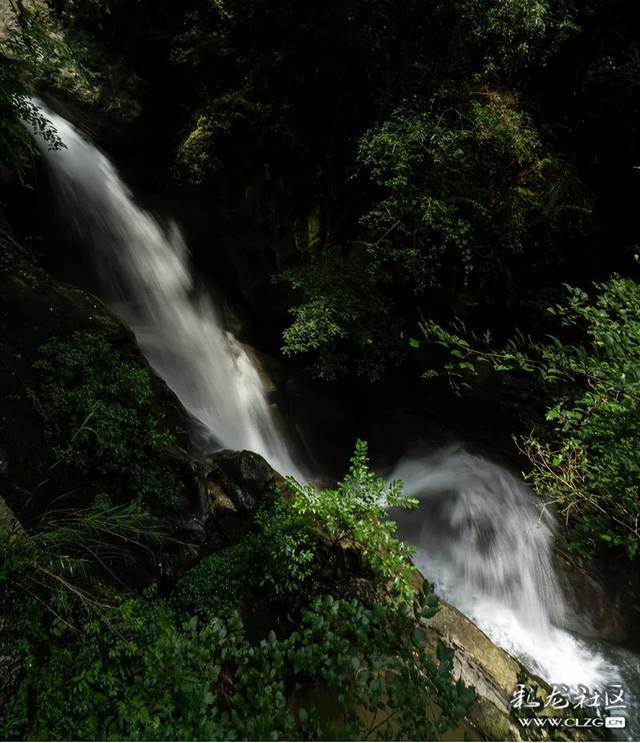 在尼珠河与山水私语。