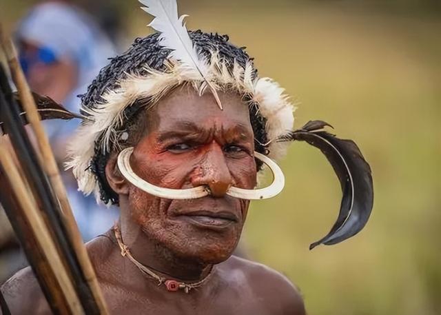 世界上最残忍部落：当亲人去世，关系最亲的女性必须断掉一根手指