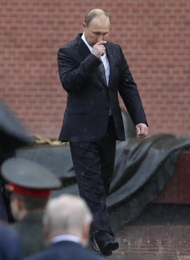 普京围魏救赵，打乱美国战略节奏！特朗普面临两难，丧失主动权