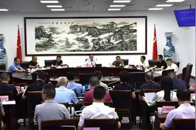 开州区政府召开第69次常务会议 杨宏主持图片