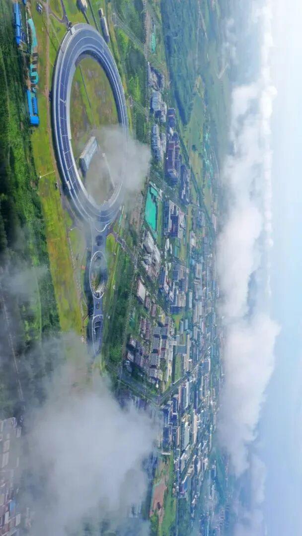 天地间的水墨长卷