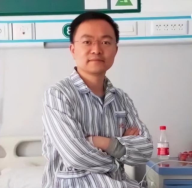 十亿能换来一命？官媒发文曝光蔡磊真实现状	，渐冻症被攻克3%！