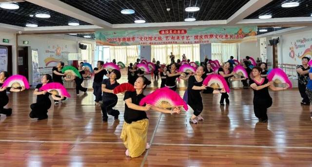 文化场馆“人从众”！韶关市博物馆成年轻人假期必选