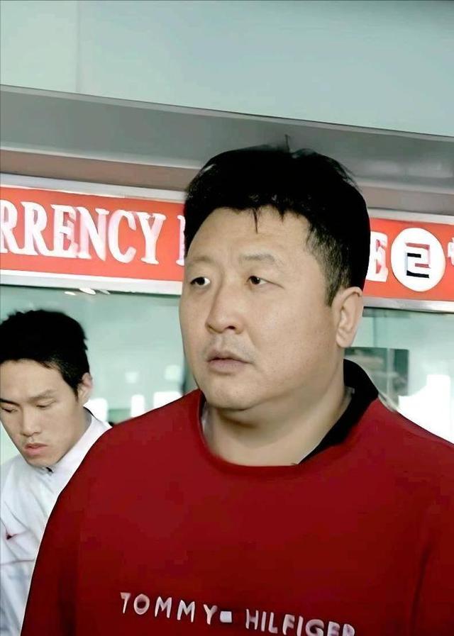 连娶3位徒弟，将奥运冠军变主妇，毁掉队员前途，金炜有多离谱？