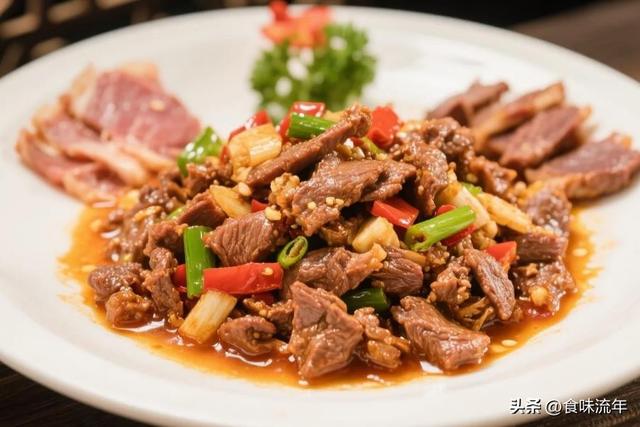 舌尖上的爆辣鲜香！大厨私藏小炒黄牛肉技法，3分钟出锅馋哭邻居