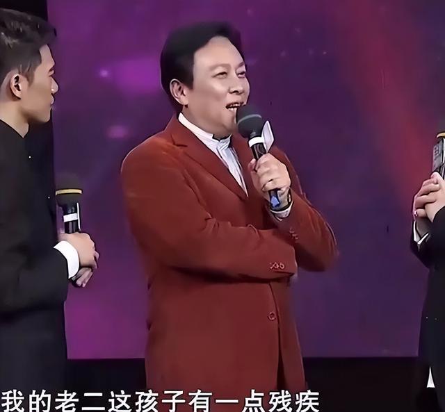 唐国强也没想到，走了35年的前妻，意外让两个残疾儿子承受了恶意