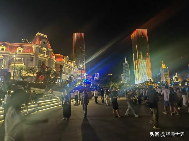 夜幕下的海河