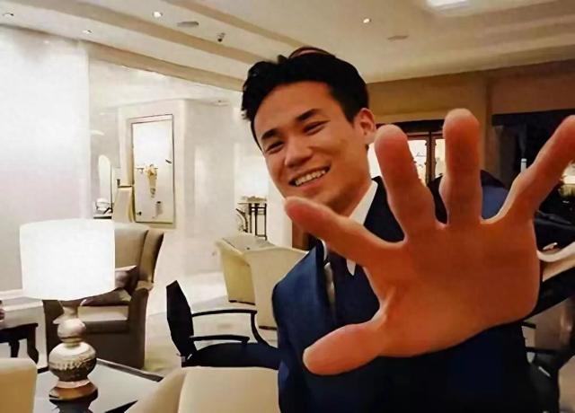 5年前，靠倒卖口罩一年赚60亿元，住5万一夜酒店的他，如今咋样了