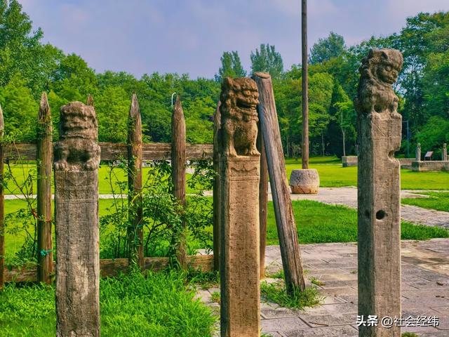 下马坊遗址公园：石坊凝史韵，一步叩明陵