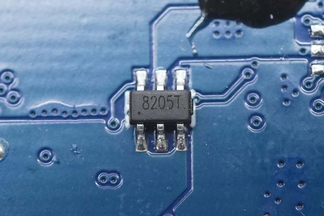 用的这家厂商电芯？老合作客户了，小米22.5W自带线充电宝拆解