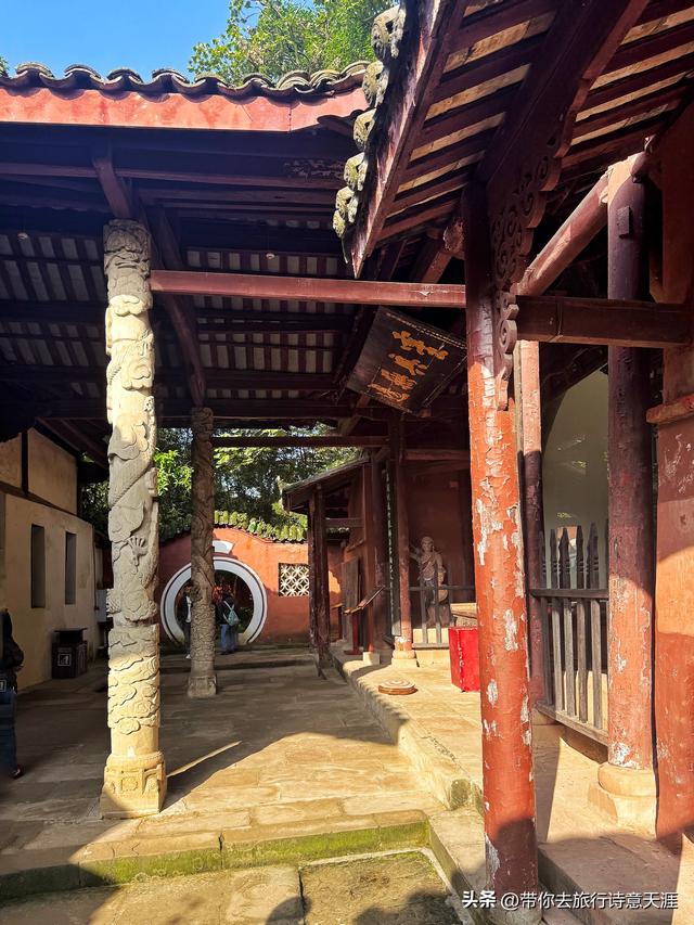 阆中古城的中天楼和张飞庙