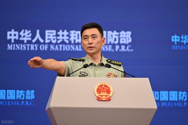 沉寂24小时后，特朗普乖乖放人了	，中国军舰出动，传递了哪些信号