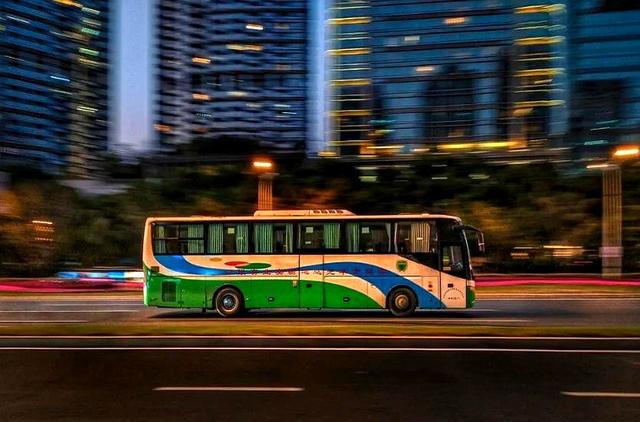 一年亏损四千万，全国陷“关停潮”！艰难求生的公交车，会消失吗