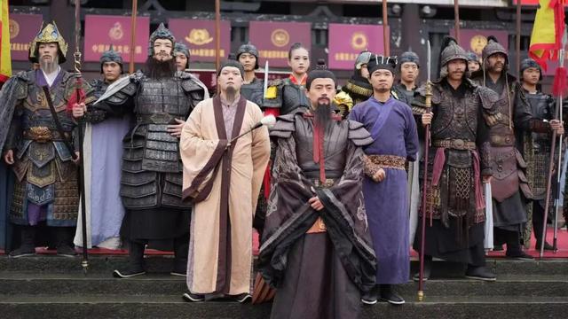 国庆首日“开门红”！昭化古城开启“人海”模式