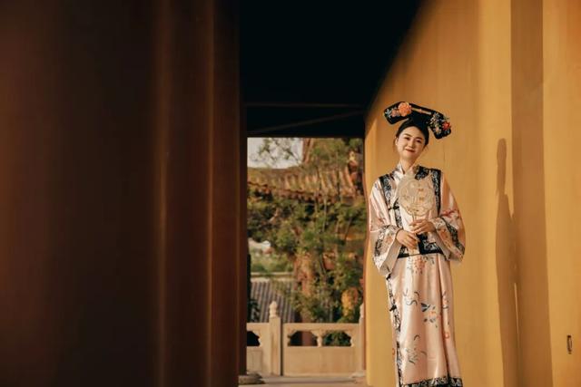 建筑为卷，衣冠作笔丨让飞檐与襦裙共绣华夏图腾！