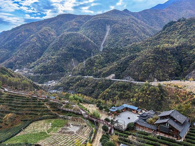 2024深秋四川行19 神农架风景区2 华中屋脊的五彩秘境