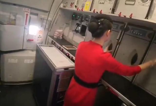 刁难乘务员的宋某“社会性死亡”，“黑料”被扒，有空乘被逼辞职