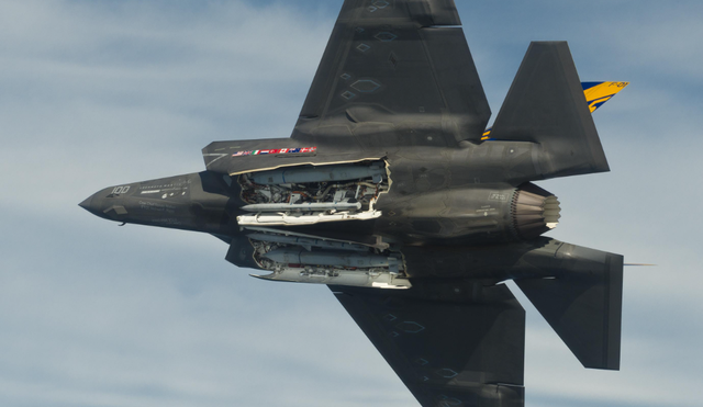 弹舱尺寸不比歼20小，保密了15年之后，苏-57终于敞开了“胸膛”