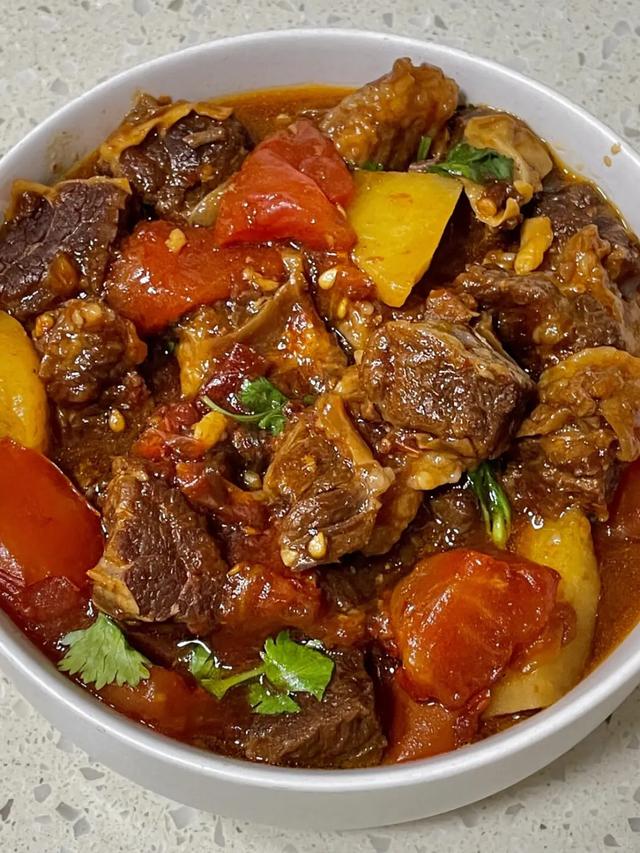 年纪越大越要管住嘴，少吃萝卜青菜，常吃5样	，强免疫走路如风